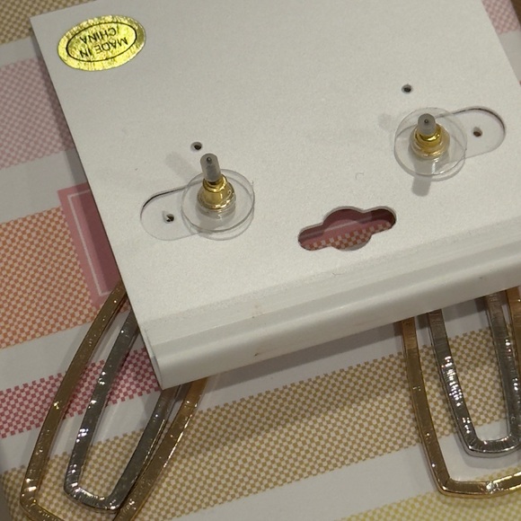 Stunning Gold Geometric Dangle Earrings by Shelli Segal - Picture 8 of 9